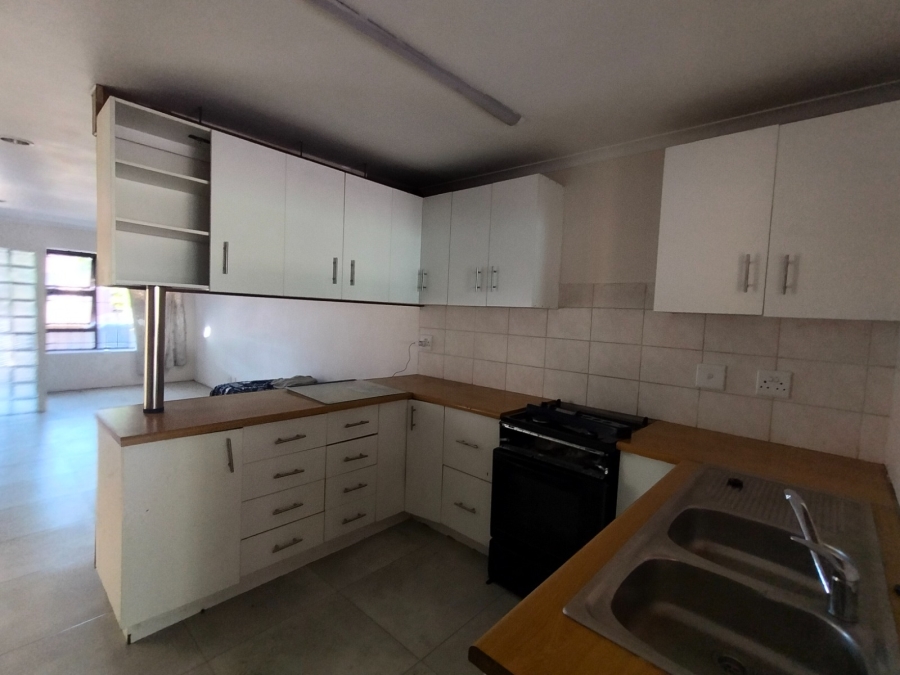 To Let 3 Bedroom Property for Rent in Drostdy Park Western Cape